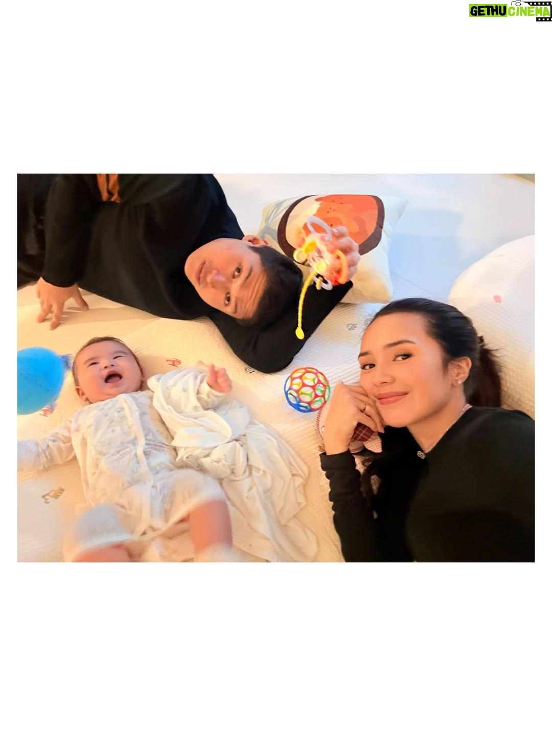 Beby Tsabina - 212.4K Likes - Akhirnya ketemu ponakanku, Rowan🍼👶🏻🤍

//vlognya sudah tayang//