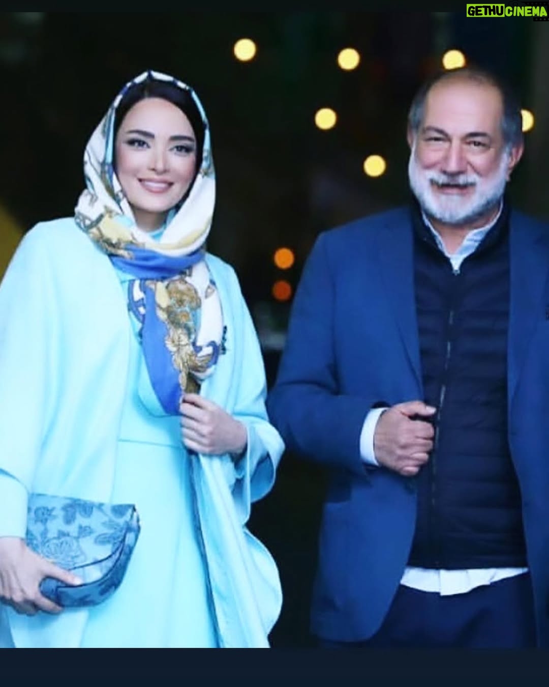 Behnoosh Tabatabaei - 111.3K Likes - .
آتیلای عزیزم،
آتیلا جون مهربونم،
بزرگی به اسم نیست به رسم بزرگواری کردن برای دیگران است ،
و شما چقدر برام همیشه بزرگتری کردین  و در دلم بزرگوارین،
مثل یک پدر واقعا دلسوز ، در 
روزهای بی امیدی و خسته دلی همراهم بودین ، حتی از دورترین فاصله ها 
وقتی روزهای کِدرِ زندگی رو تحمل میکردم ، با تماس هاتون و  شنیدن صدای پدرانه تون، دلم رو به زندگی قرص میکردین.
صداتون همیشه تو گوشمه « بهنوش کاری از دست من بر میاد؟» 
خدایا این جمله چقدر معجزه گر بود.
 آتیلای عزیزم در قلبم همیشه بزرگوار و بی همتا هستین… چقدر راحت میشد با شما درد و دل کرد ، چقدر راحت میشد از شما یادگرفت .. چقدر هوای جوونترهای تازه وارد به دنیای بازیگری رو داشتین … چقدر در دنیای واقعی شوخ و طناز و در دنیای نمایش و بازیگری ،جدی‌و‌ متمرکز و‌خلاق و‌ جسور بودین و این مهمترین درسی بود که از شما یاد گرفتم.
دوستتون دارم .
دیدارمان بماند در جایی دور از اینجا.

خانم نقوی عزیزم ، ستاره جانم و خسرو عزیز براتون از خداوند طلب صبری بزرگ دارم به اندازه ی این غم بزرگ که با شما شریکم.
#آتیلا_پسیانی