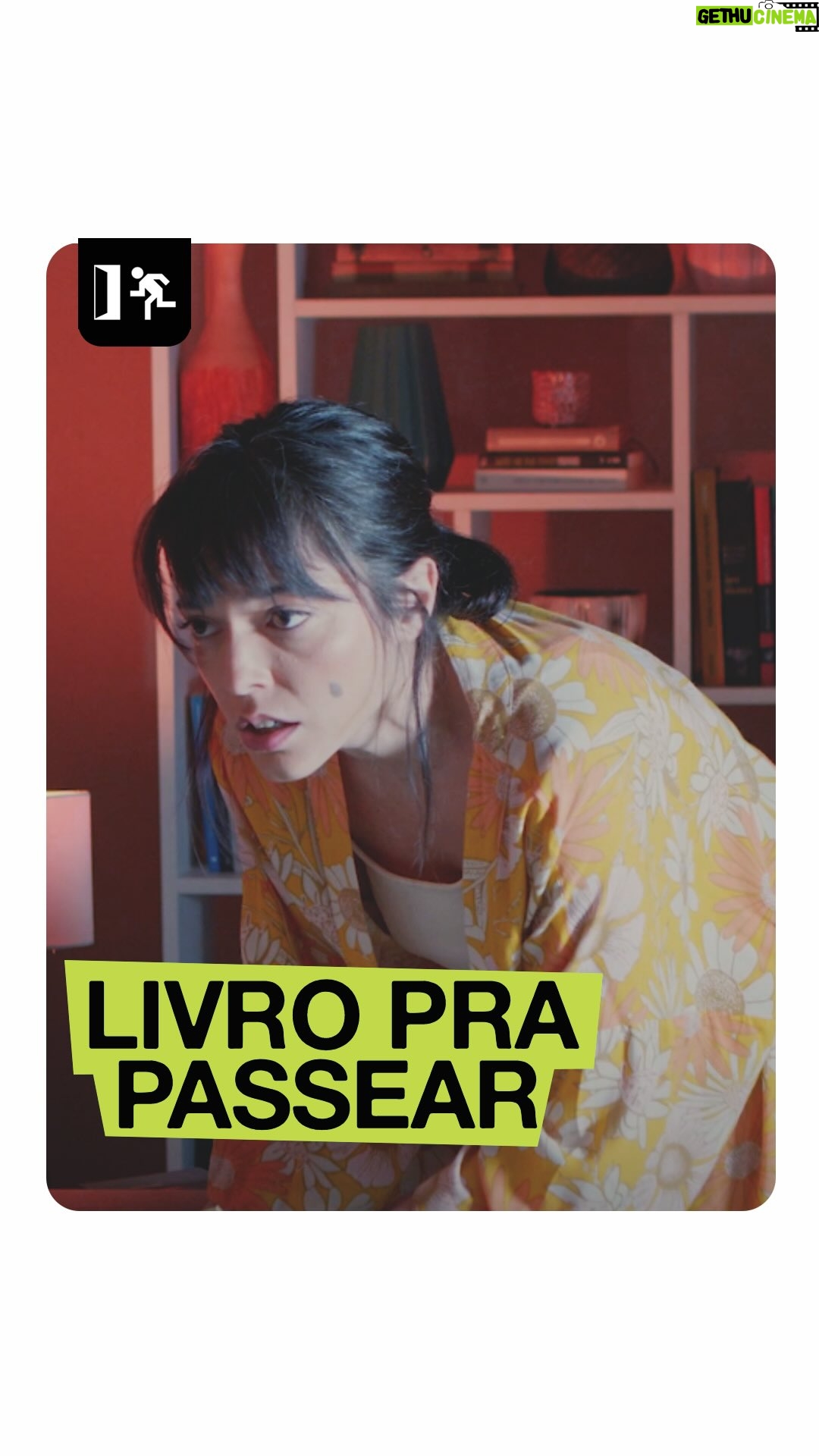 Bella Camero - 13.7K Likes - Faz duzentos e cinquenta e três dias que A Pequena Coreografia do Adeus não vê a luz do dia no fundo da minha mochila e cumpre a rotina de CLT comigo. Três horas de transporte público, oito horas de trabalho, uma hora de almoço. Ele já tá entrando com um processo trabalhista contra mim. #shorts 

Roteiro: @gduvivier
Direção: @matheusmonk