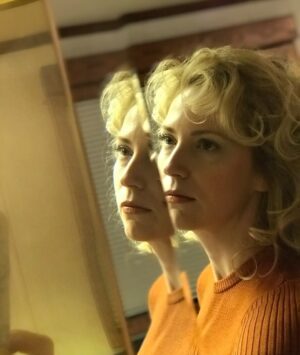 Beth Riesgraf Instagram - R.I.P. Mrs. Meyers….⚡️🖤🧡

#DC @cw_legendsoftomorrow #bts #legendsoftomorrow #happyhalloween