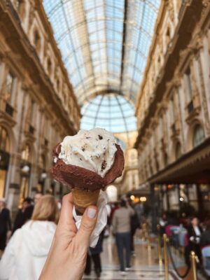 Beyza Şekerci Instagram - Milano Dump💫