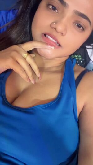 Bharti Jha Instagram - Aye ji piya @arvindakelakallu 
#reelitfeelit #instagood #explore #viral #viralvideos