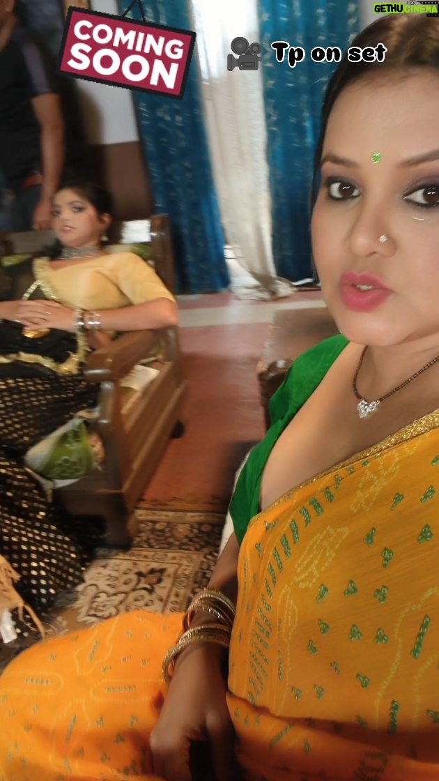 Bharti Jha - 8.9K Likes - Time pass on set 🎥 
#priyagamre #bhartijha #priyagamreefame #actress #onset