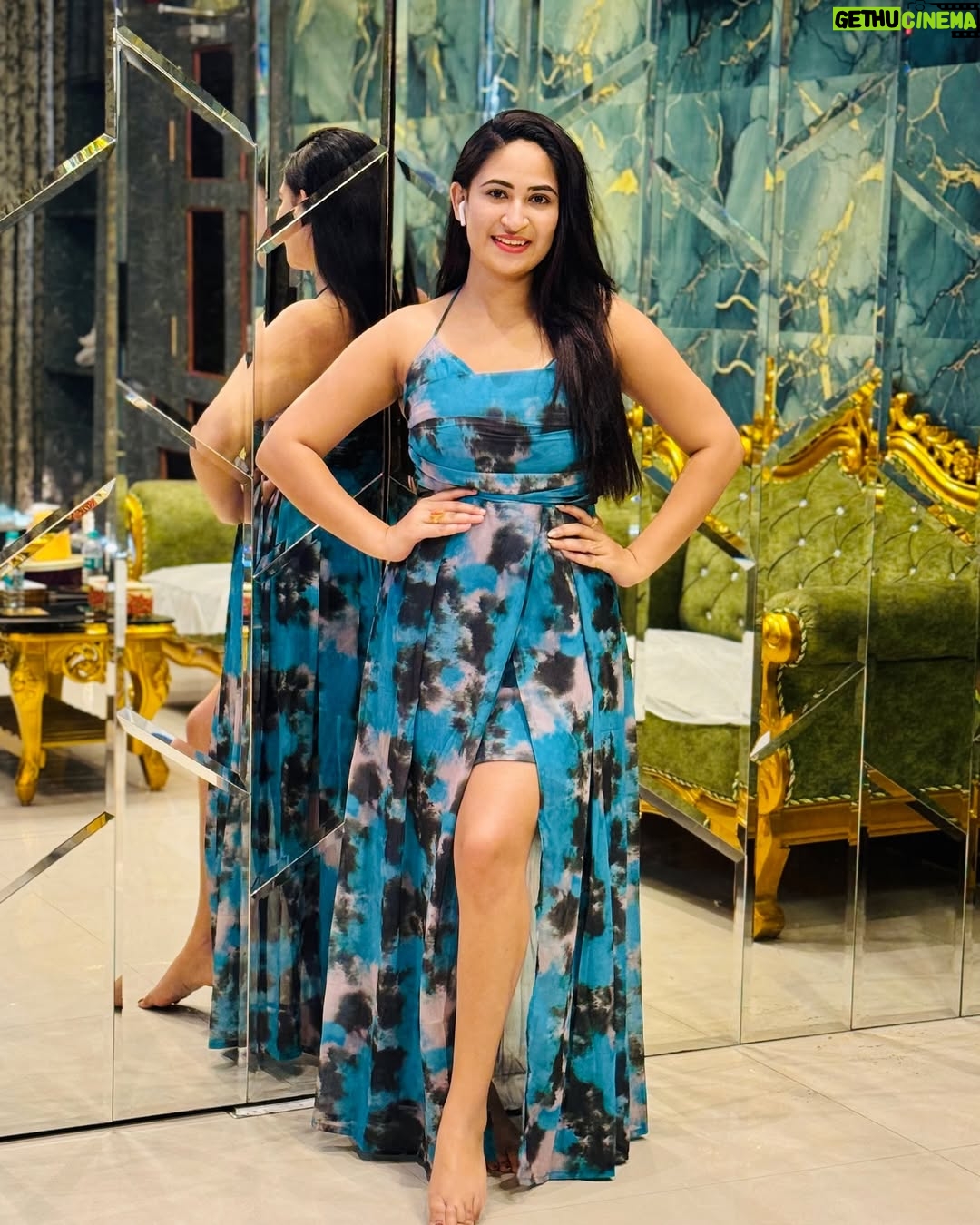 Bhavana Appu - 16.8K Likes - 🦋 
Dress from @gaana_premium_womens_wear
