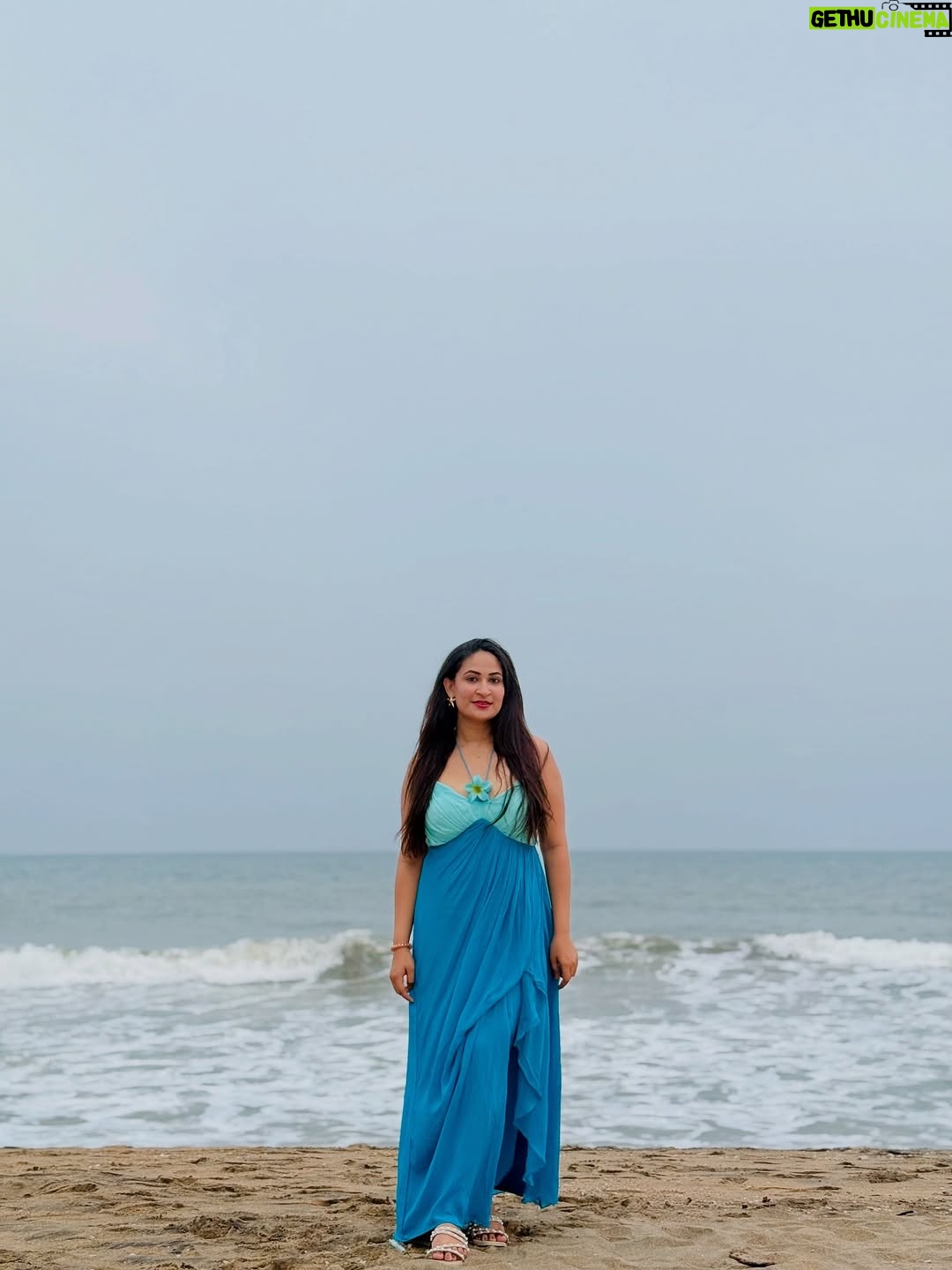 Bhavana Appu - 7.2K Likes - Sandy toes, sun-kissed nose, and ocean blues in her soul 🐬🌊