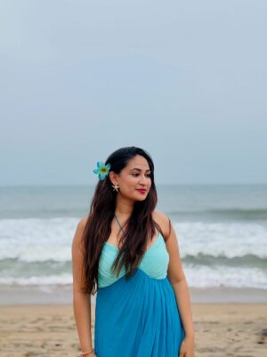 Bhavana Appu Instagram - Sandy toes, sun-kissed nose, and ocean blues in her soul š¬š