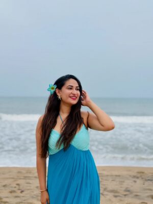 Bhavana Appu Instagram - Sandy toes, sun-kissed nose, and ocean blues in her soul š¬š