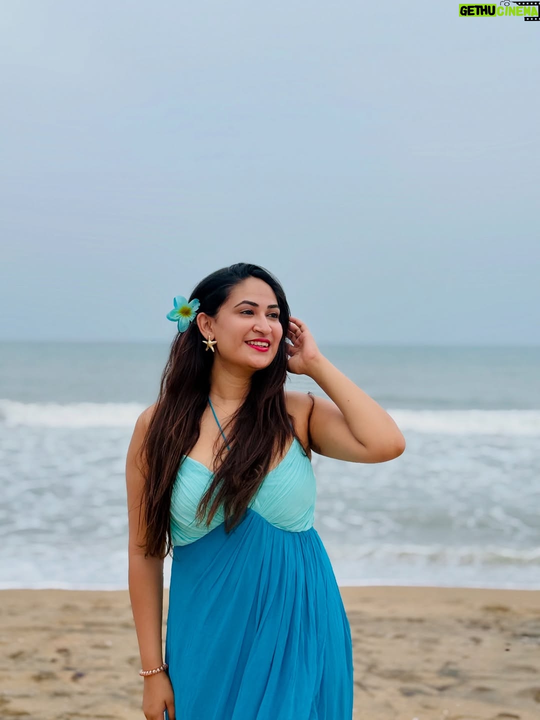 Bhavana Appu - 7.2K Likes - Sandy toes, sun-kissed nose, and ocean blues in her soul 🐬🌊