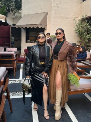 Bhavna Mayani Instagram - Behaviour is prettier than face š¤āØ
#dilliwalikittyā„ļø
Jacket @akshita_couture_house
Neckchain @breautty
Bag @urtrendy__bag06