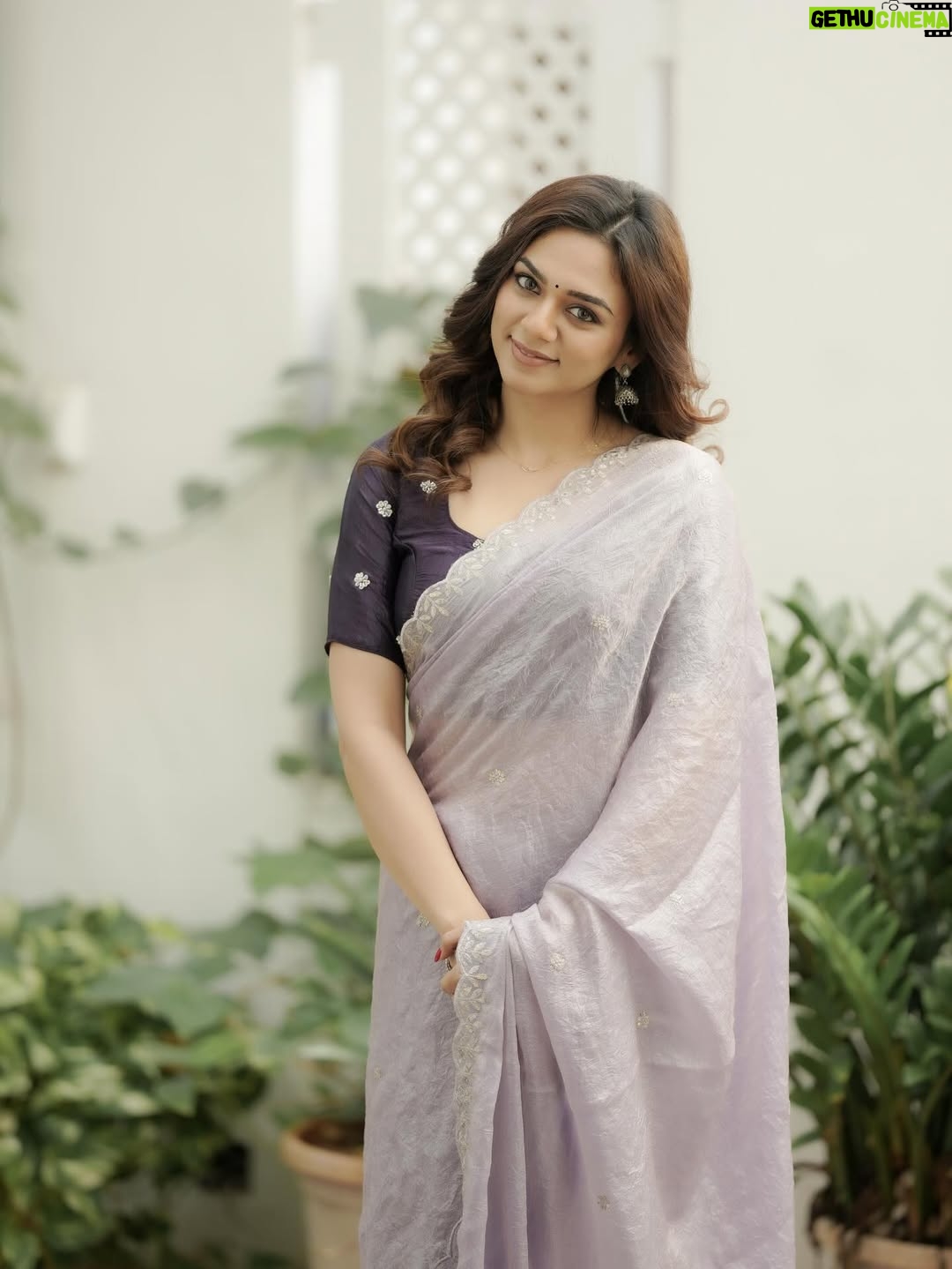 Bhavya Trikha - 88.8K Likes - Blessed, loved, and full of pongal 🌾☀️
#happypongal 
.
.
Costumes - @vastrakadha.official
Photographer - @camerasenthil
Makeup - @Srijamohan_artistry
Shoot Organized by @rrajeshananda