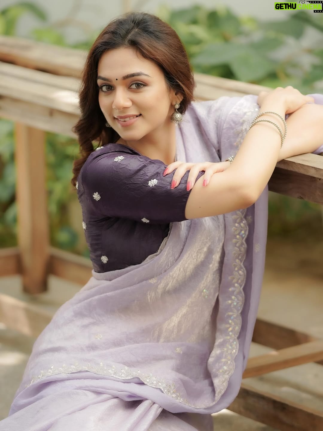 Bhavya Trikha - 88.8K Likes - Blessed, loved, and full of pongal 🌾☀️
#happypongal 
.
.
Costumes - @vastrakadha.official
Photographer - @camerasenthil
Makeup - @Srijamohan_artistry
Shoot Organized by @rrajeshananda