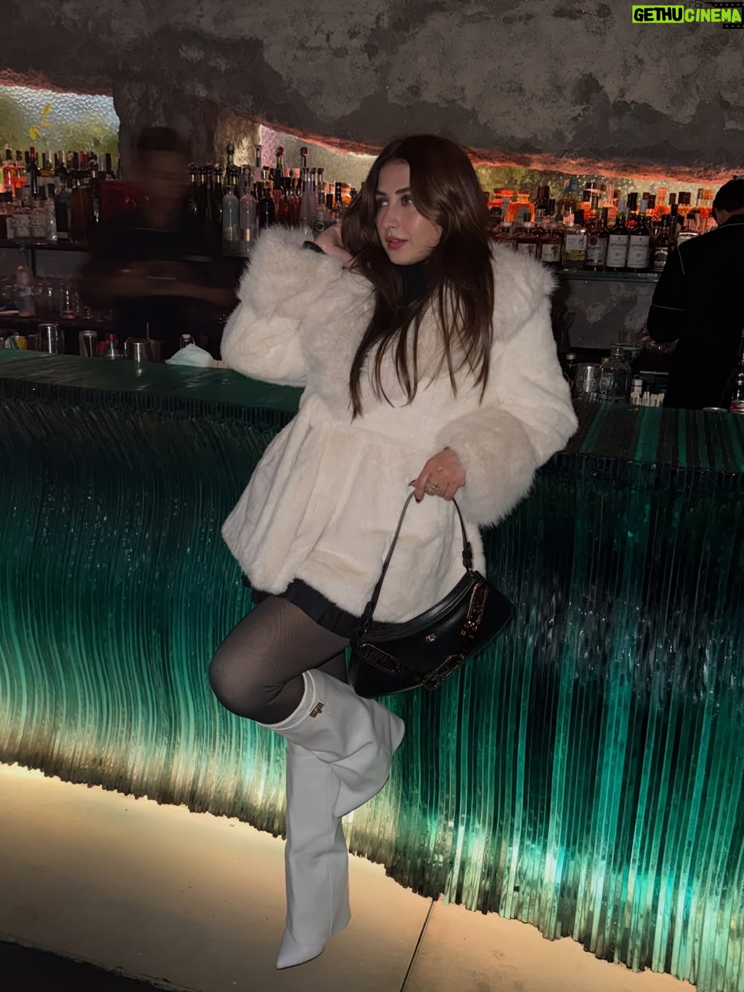 Bhumi Satija - 4K Likes - Coat @bhumi_closet 
Bag @fendi 
Warm legging @bhumi_closet 
Shoes bought from paris