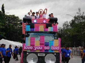 Bianca De Vera Instagram - MMFF Parade of Stars ✨ my first float ever!!!!!! 😭🩷
Riding this wave with so much gratitude in my heart.
Love You So Bad. ♡
