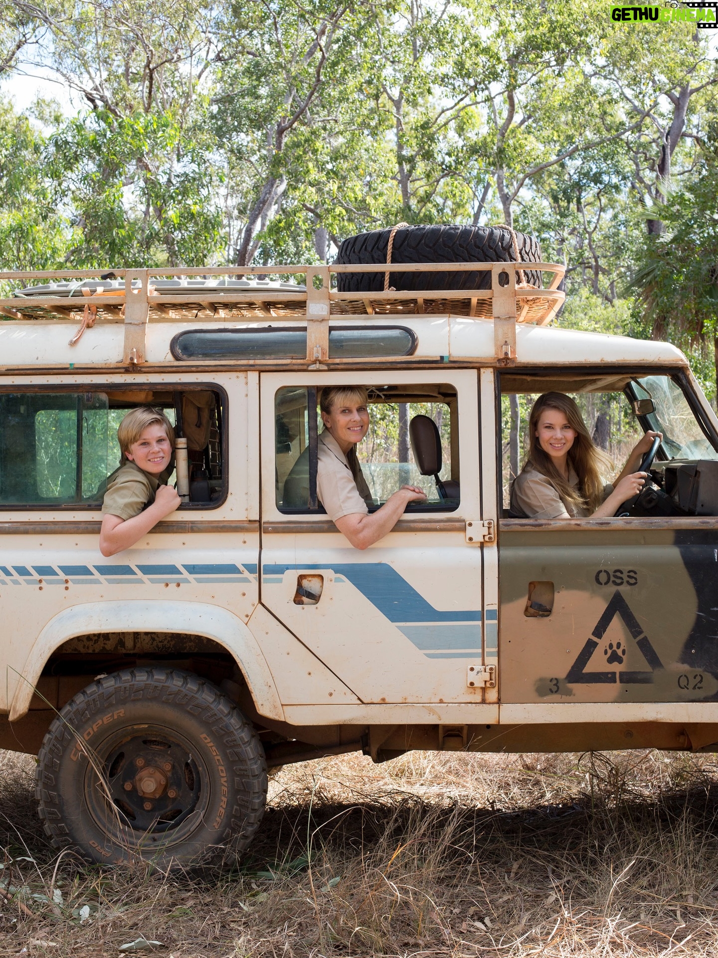 Bindi Irwin - 278.1K Likes - A glimpse into my 2016 camera roll…