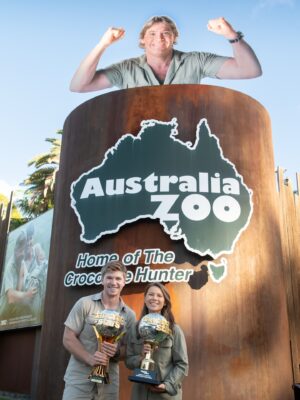 Bindi Irwin Instagram - I still can’t believe this is real. BOTH @dancingwiththestars mirrorballs @australiazoo. I’m speechless. ✨