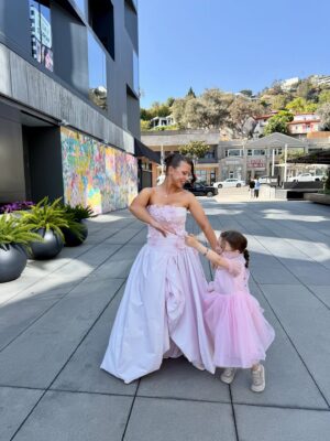 Bindi Irwin Instagram - Dancing all the way to @dancingwiththestars. 💕
Our family is ready to cheer for #TeamIrWINit tonight! Robert and Witney are smashing it. Go vote for Robert and Witney on Dancing With The Stars by texting ROBERT to 21523 or abc.com. Voting BEGINS: 8pmET / 7p CT / 5p PT - Don’t forget voting starts early at 5pm for everyone on the west coast! ✨