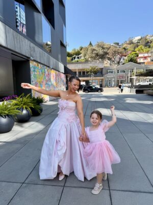 Bindi Irwin Instagram - Dancing all the way to @dancingwiththestars. 💕
Our family is ready to cheer for #TeamIrWINit tonight! Robert and Witney are smashing it. Go vote for Robert and Witney on Dancing With The Stars by texting ROBERT to 21523 or abc.com. Voting BEGINS: 8pmET / 7p CT / 5p PT - Don’t forget voting starts early at 5pm for everyone on the west coast! ✨