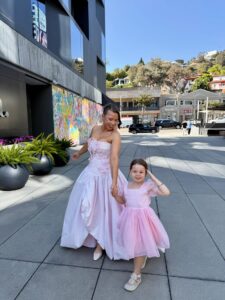 Actress Bindi Irwin HD Photos and Wallpapers October 2025