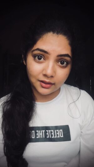 Bindu Gowda Instagram - 🙂😇