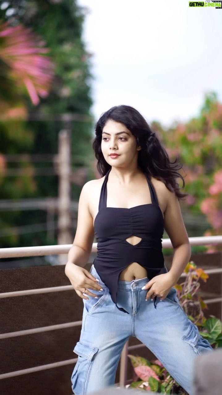 Bindu Gowda - 45.9K Likes - 7 banna!🌈 🖤🤍 

#bindugowda #reels #kannada