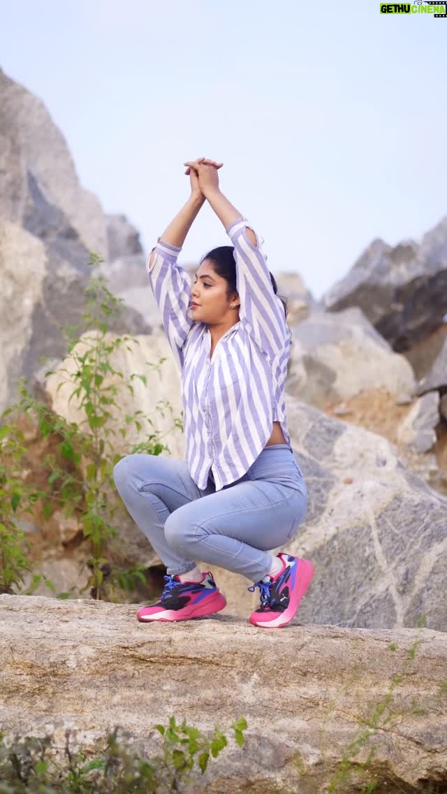Bindu Gowda - 154K Likes - Am I late to this trend??🤔

#bindugowda #peddi #chikiri #dance #trend #instareels