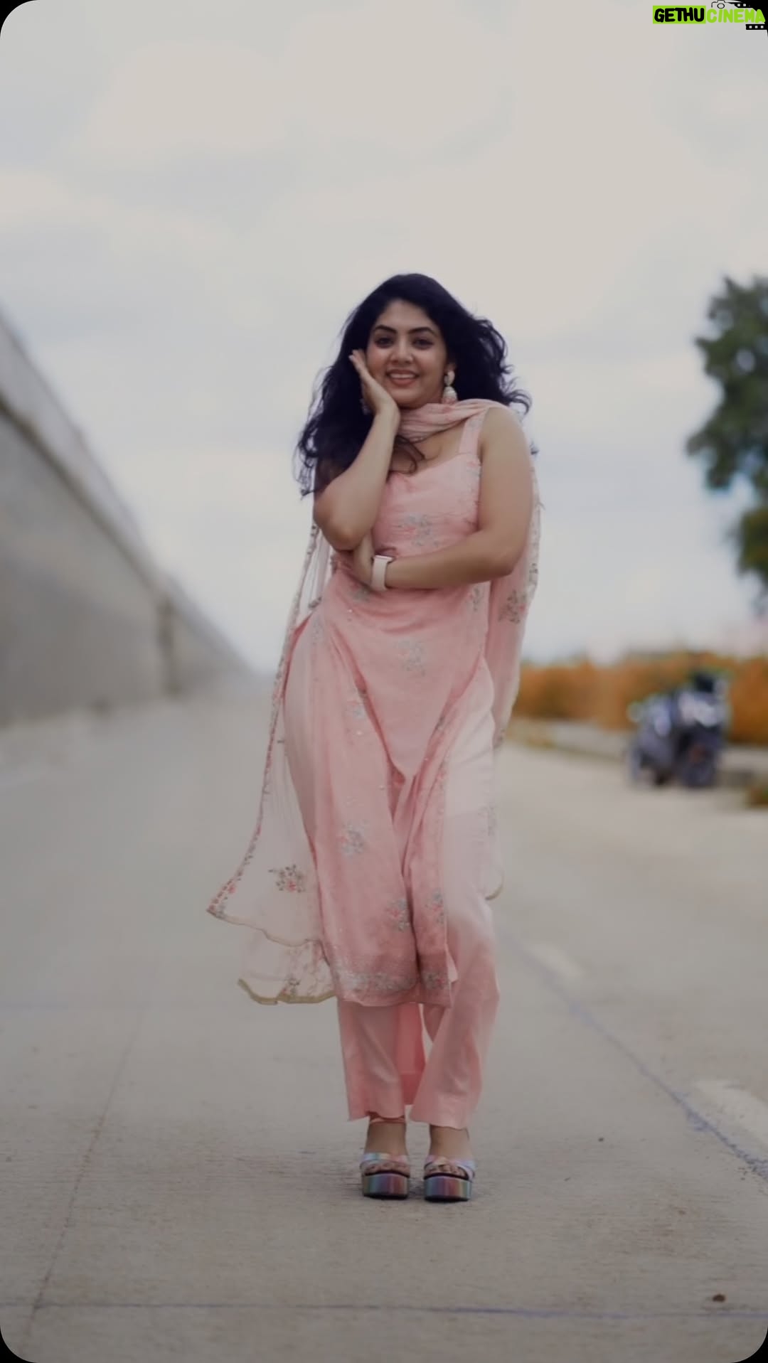 Bindu Gowda - 142.1K Likes - Hu anthiya?? Hu hu anthiya!??🤔🫣🙈

En anthiya comment madi🙈🙈

[ Bindu Gowda, Kannada, Reels, Dance, Explore, Viral] 

#bindugowda #reels #kannada #dance #reelitfeelit #explorepage