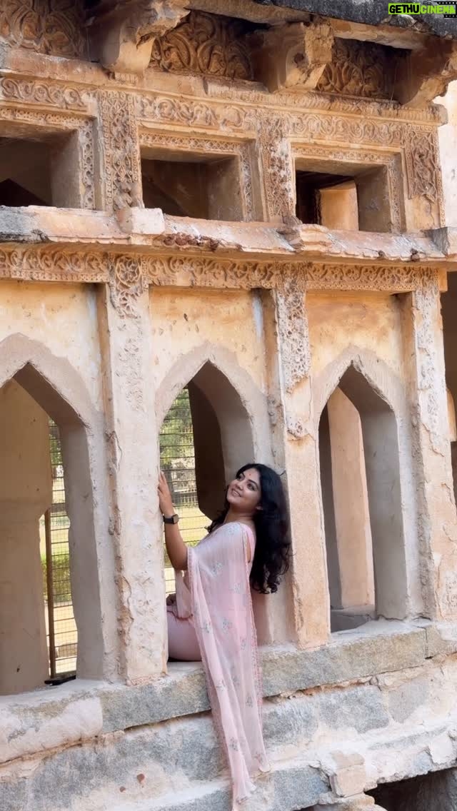 Bindu Gowda - 41.5K Likes - Haaro 🕊️ rekkege ondu ⛓️‍💥 kattala 🫣

#bindugowda #queensbath #hampi #explore #reel