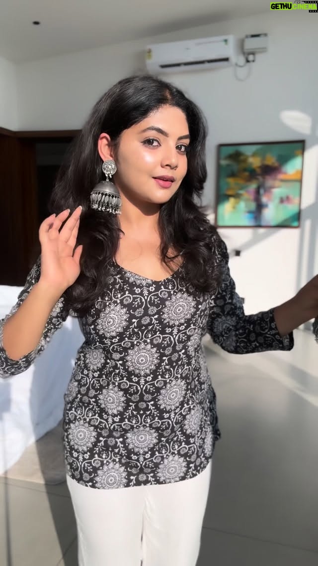 Bindu Gowda - 42.6K Likes - Getting ready… almost done!💄👗