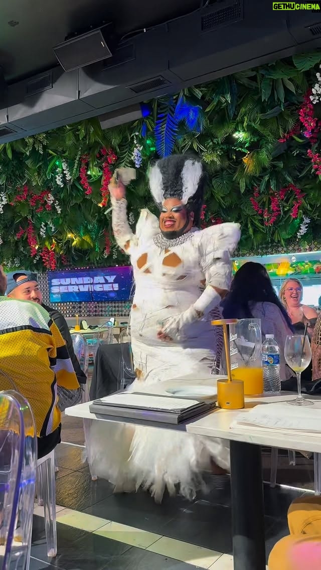 Bitter Betty - 1.1K Likes - I definitely left feeling the spirits!

#dragbrunch