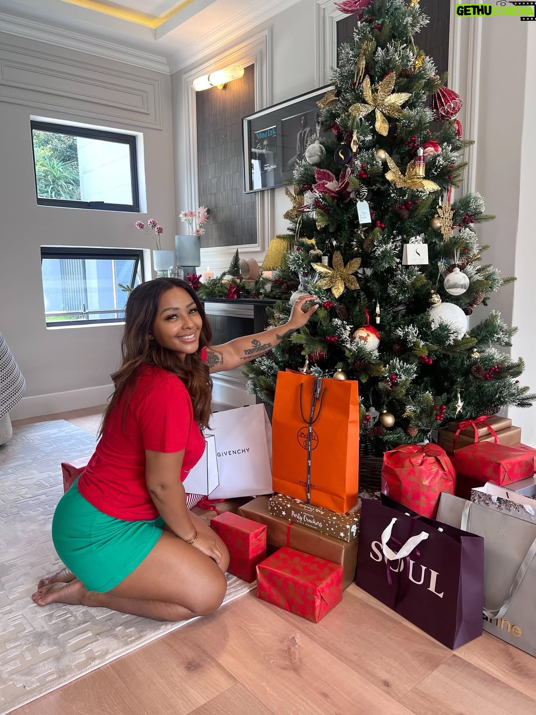 Boity Thulo - 109.1K Likes - The perfect day. 😍 Merry Christmas, my loves! 🎄❤️