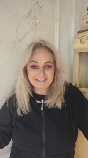 Bonnie Tyler Instagram - Tickets are on sale now for Manchester, London and Cardiff. Roll on March – hope to see you there! 💥