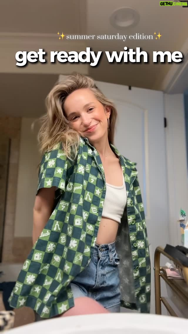 Brady Reiter - 110 Likes - summer beauty routine for sensitive skin!! 🌞🌱
@tower28beauty
@innbeauty 
@benefitcosmetics
@morphe2
@elfcosmetics
@buxomcosmetics

top is handmade in LA and thrifted 💚