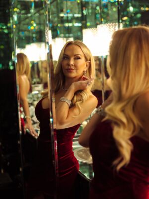 Brandy Ledford Instagram - Christmas mode: Unlocked ♥️