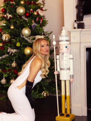 Brandy Ledford Instagram - 🤍🎄🤍