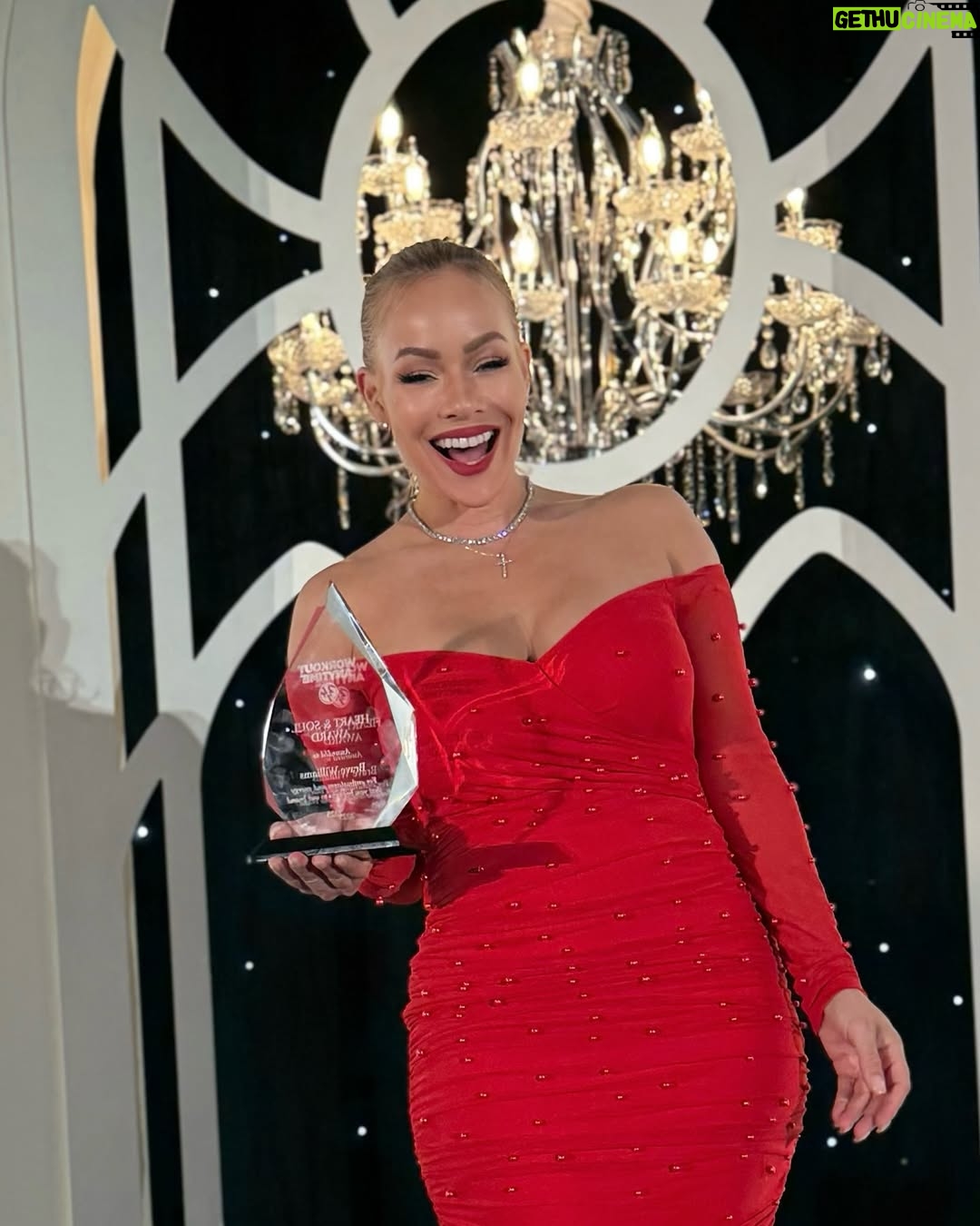 Brave Williams - 1K Likes - Momma we MADE IT🥹‼️❤️Never expected to receive this type of award🫶🏽the Heart and Soul Award. 
This is one of the greatest honors of my entrepreneurial journey to date. 
For me, this work has always been about more than numbers or profit margins — it’s about people. I’ve found purpose in creating spaces that inspire, uplift, and transform lives. To be recognized for that energy and impact is not only an incredible honor — it’s the very reason I do what I do.
Thank you @workoutanytime for giving me this tight, loving 🫂 HUG. @ej_williams247 & @jerrypugh THANK YOU. 🥹 let’s continue to take this to the🔝 
Thank you to my strong UNDENIABLE team ❤️ @jenna_jenna_1 @iam.ericamichelle @_a.r.cfitness @workoutanytimelanham @workoutanytimemanassas for investing in this journey, showing up at every community event, hashing out details, and BEING EXCELLENT EVERY.SINGLE.TIME. 
We did this. And we will continue. 🙏🏽🫶🏽❤️