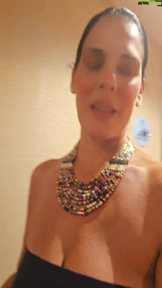 Brenda Robles - 638 Likes - Estas prendas eran de mi mami bella