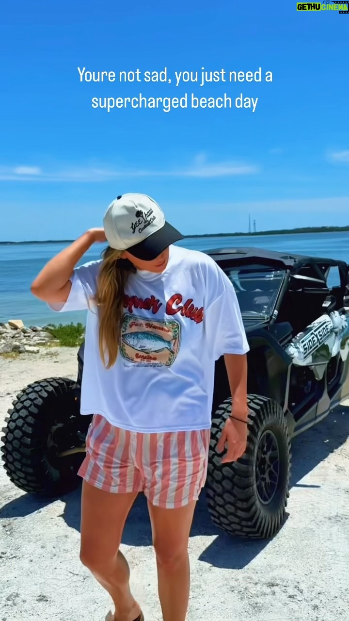 Brianna Murphy - 381 Likes - The ultimate way to start the week @sidexside_stpete