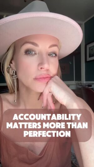 Brianne Davis Instagram - We all mess up… but if you can’t own your actions, you can’t expect to repair the damage.

Accountability builds trust. Blaming someone else for reacting to your mistake? That’s not growth.

#accountability #healthyrelationships #growth #selfawareness #briannedavis