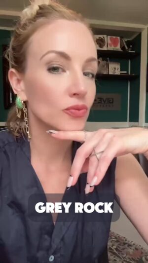 Brianne Davis Instagram - Manipulators feed on your reaction. Don’t play the game.

💬 Have you tried the Grey Rock method before?

#greyrock #manipulationtactics #emotionalabuse #toxicrelationships #briannedavis
