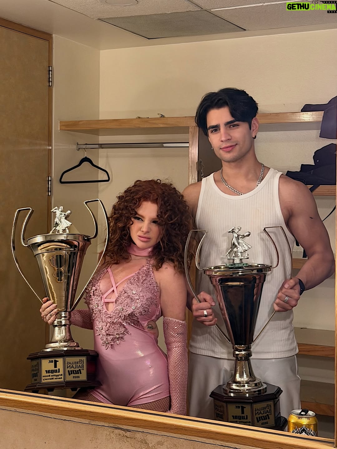 Brigitte Bozzo - 691.4K Likes - GANADORES DE LAS ESTRELLAS BAILAN EN HOY! ♥️✨
De las mejores experiencias! Les queremos! Por ustedes se logró JUNTOS qué lindo proyecto 🥺
Nos acompañaron hasta la final! 
Gracias a producción y a nuestros compañeros que formaron parte de este gran momento ✨