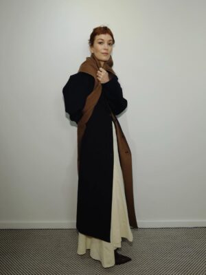 Britt Lower Instagram - bundle up out there

🫶🏻

wearing @kallmeyerofficial 
styled by: @rosefordestudio 
make-up: @lisaaharon 
hair: @kennaland_brooklyn 

thank you, @sagaftra for great evening