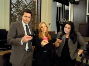 Brooke Elliott Instagram - #tbt #dropdeaddiva…give us some prop phones and downtime between takes and you’ve got a whole other show. Miss you @jaimeraynewman4real and @jaxhurst 💖