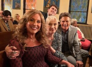 Brooke Elliott Instagram - Season 4 Christmas Episode... In an attempt to take sweet pics, a photobomb frenzy ensued. I love this cast so much. Never change. Also a special shoutout to @heatherheadley and her beautiful voice in this episode. #jonbridell #christmasismyfavorite #merrymags