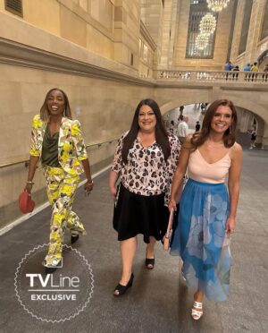 Brooke Elliott Instagram - I’m late in posting this for a reason I’ll share later 😉 but wanted to show you what we 3 ladies have been up to lately🌸🍎
#magnoliasinmanhattan
——————————————
Netflix is bringing Serenity to NYC in #SweetMagnolias 
Season 5 🏙️ and @tvline has your exclusive first look at Heather Headley, Brooke Elliott, and JoAnna Garcia Swisher filming in Grand Central 🎥