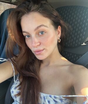 Bruna Quintas Instagram - De forma geral as últimas semanas têm sido vividas com muito amor 💖 
Estamos no último trimestre e eu nem sequer senti o tempo a passar, contrariamente à minha primeira gravidez que me pareceu em slow motion 🤡
Está tudo caótico, não temos nada pronto, mas seguimos tranquilos.
