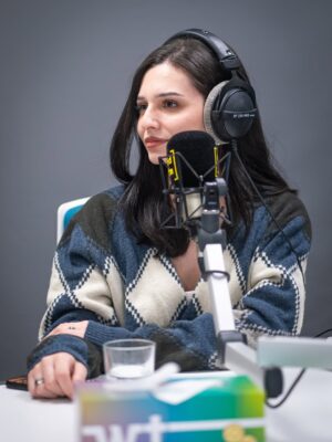 Bruna de Magalhães Instagram - Às 22h, o caos é garantido! 🤭 Desta vez, o @kikoishot recebe as sempre imprevisíveis @masinfluenciaspodcast, que partilham os seus conselhos em momentos imperdíveis neste episódio de “Terapia de Segunda” 💅
Ouve on air, no site da Cidade FM ou nas plataformas digitais (YouTube, Spotify e Apple Podcasts).
#TerapiaDeSegunda #kikoishot #sósequiseres