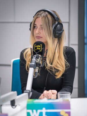 Bruna de Magalhães Instagram - Às 22h, o caos é garantido! 🤭 Desta vez, o @kikoishot recebe as sempre imprevisíveis @masinfluenciaspodcast, que partilham os seus conselhos em momentos imperdíveis neste episódio de “Terapia de Segunda” 💅
Ouve on air, no site da Cidade FM ou nas plataformas digitais (YouTube, Spotify e Apple Podcasts).
#TerapiaDeSegunda #kikoishot #sósequiseres
