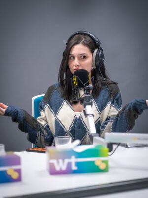 Bruna de Magalhães Instagram - Às 22h, o caos é garantido! 🤭 Desta vez, o @kikoishot recebe as sempre imprevisíveis @masinfluenciaspodcast, que partilham os seus conselhos em momentos imperdíveis neste episódio de “Terapia de Segunda” 💅
Ouve on air, no site da Cidade FM ou nas plataformas digitais (YouTube, Spotify e Apple Podcasts).
#TerapiaDeSegunda #kikoishot #sósequiseres