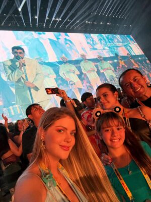 Brunella Horna Instagram - Vimos a Benito 🤍🫶🏼
@badbunnypr