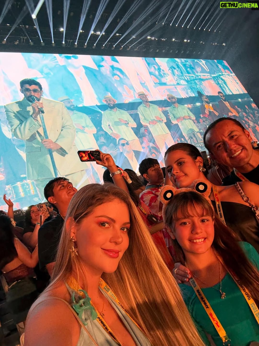 Brunella Horna - 50.6K Likes - Vimos a Benito 🤍🫶🏼
@badbunnypr